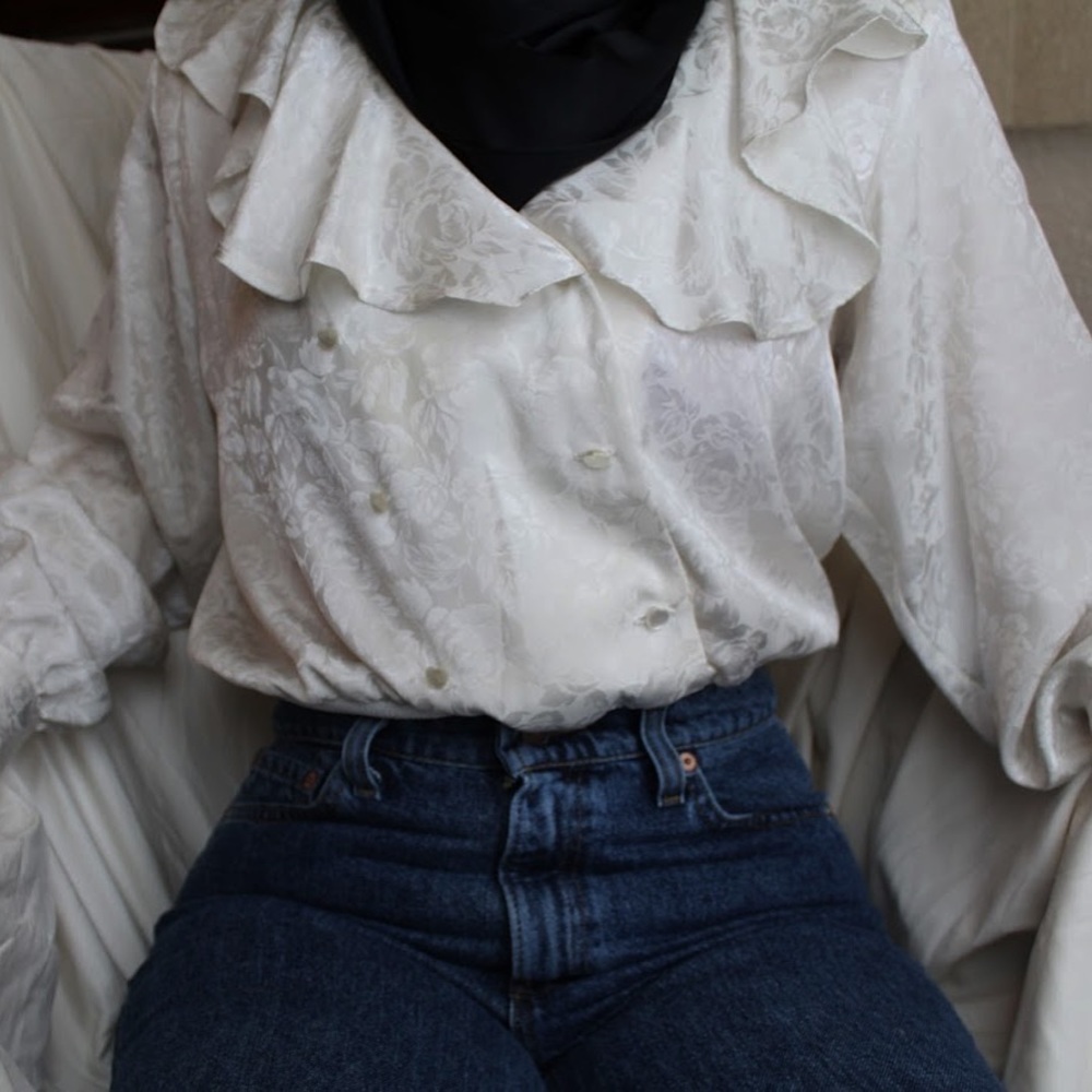 vintage crossover blouse | for high waisted looks